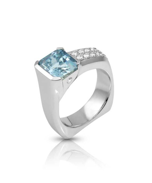 Aquamarine and Diamond Ring in 18K White Gold