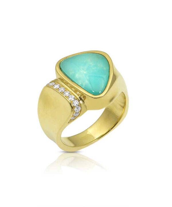 Chrysoprase and Diamond Ring 15ct in 18K Yellow Gold