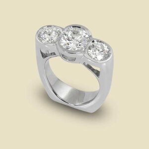 Three Stone Diamond Ring with 162ct FVS2 70ct DVS2 70ct EVS2 in Platinum